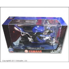 модель мотоцикла  yamaha yzf r-1 2005